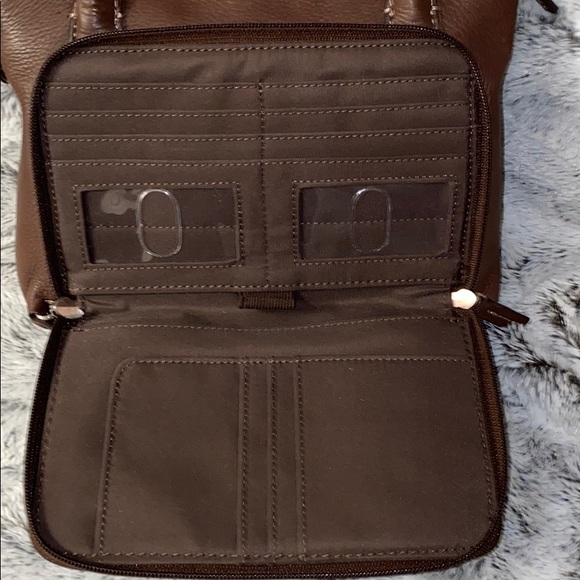 Mini fossil handbag barely used! - Picture 3 of 9